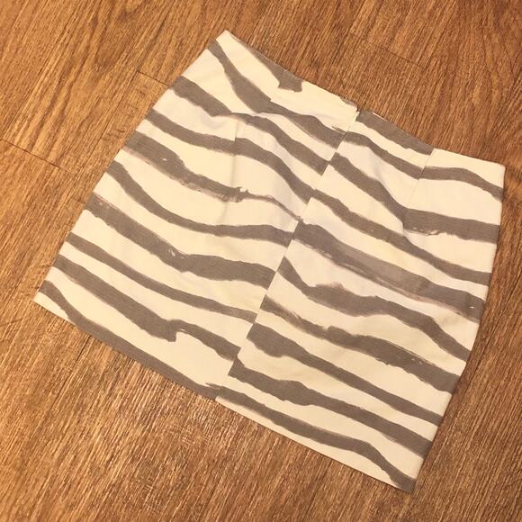 J. Crew Cream and Taupe Zebra Animal Print Paint Brush Stripe Skirt Size 2 - Picture 5 of 9